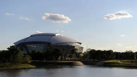 “西部再掀悬念战：湖人灰熊均失利，东部附加赛竞争白热化”